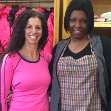 Volunteer_400x400_0009_KidsEmergencyCloset